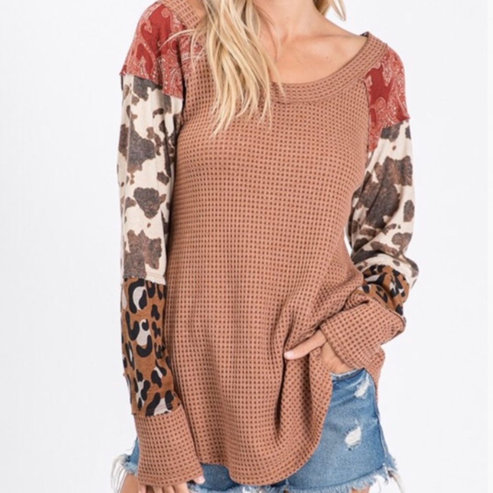 Waffle Knit Fabric Mixed Matched Top - Picture 4 of 5